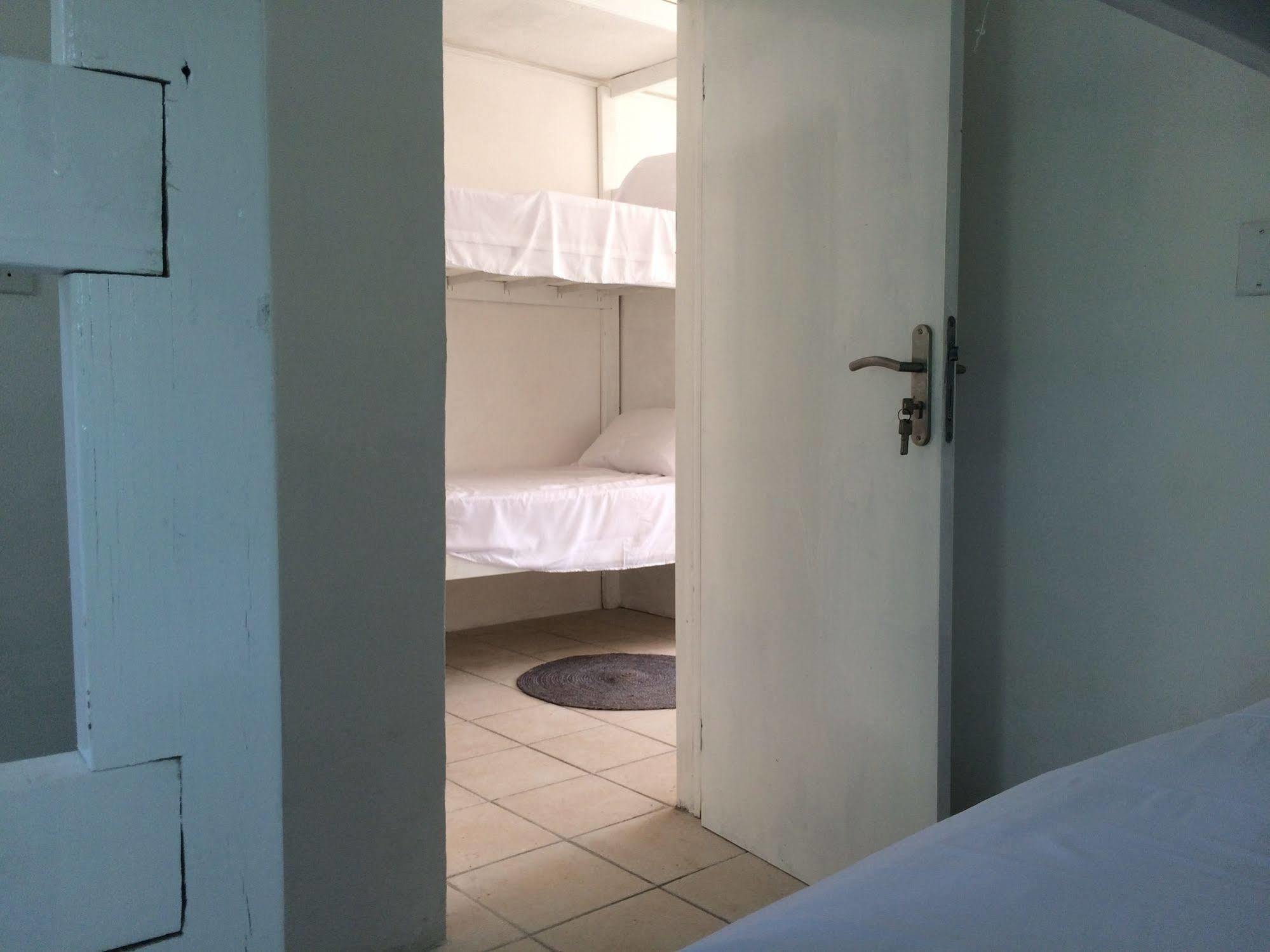 Upper Princeʼs Quarter Vicky'S Keys Hostel מראה חיצוני תמונה